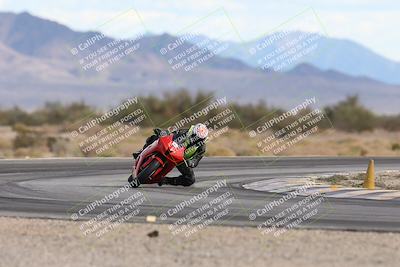 media/Nov-16-2025-Race Pace (Sun) [[8c5fa54630]]/Non Verified Riders (1st 20 Minutes)/5-Turn 15 (110pm)/